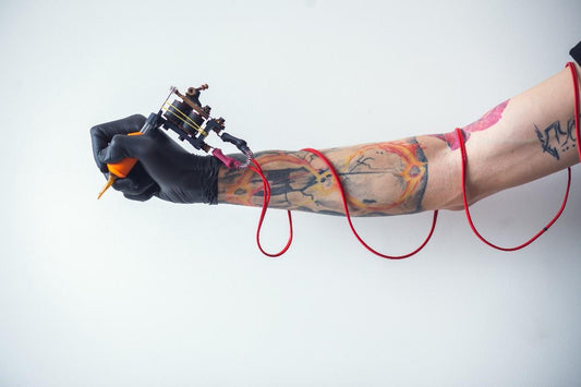 Cómo Elegir a Tu Tatuador Ideal: Una Guía Rápida